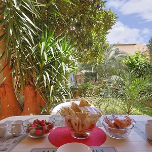 Cristina Garden Apartment